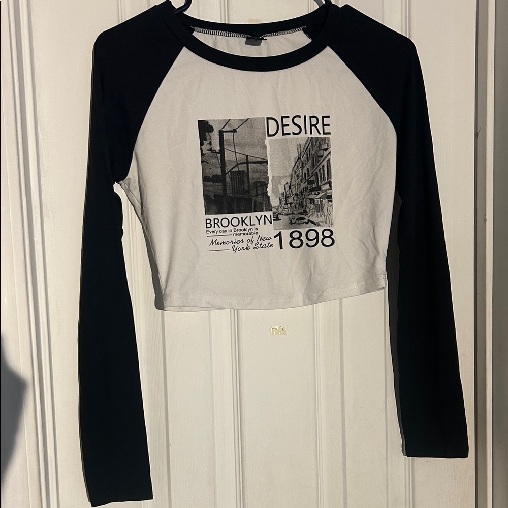 SHEIN Black and White Graphic Crop Top